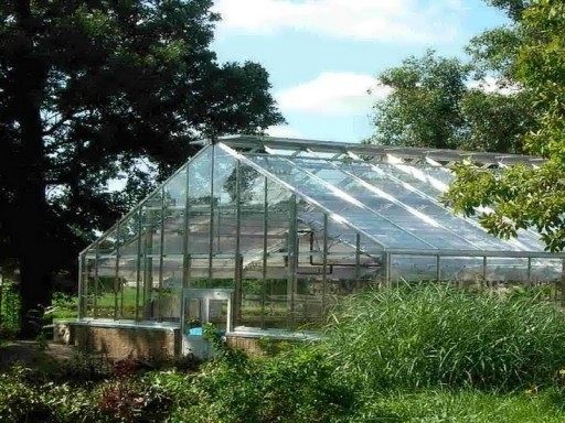 DIY Greenhouse Plans 8