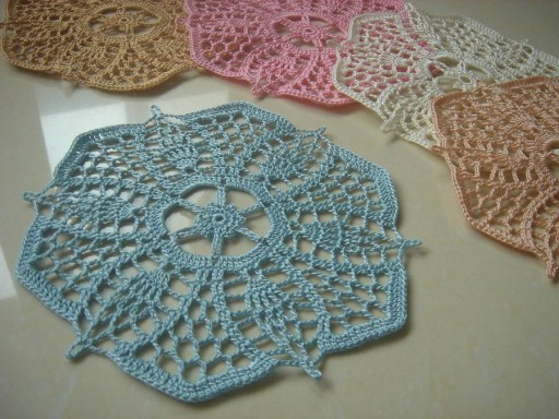 Motive Hook Coaster Pattern 1